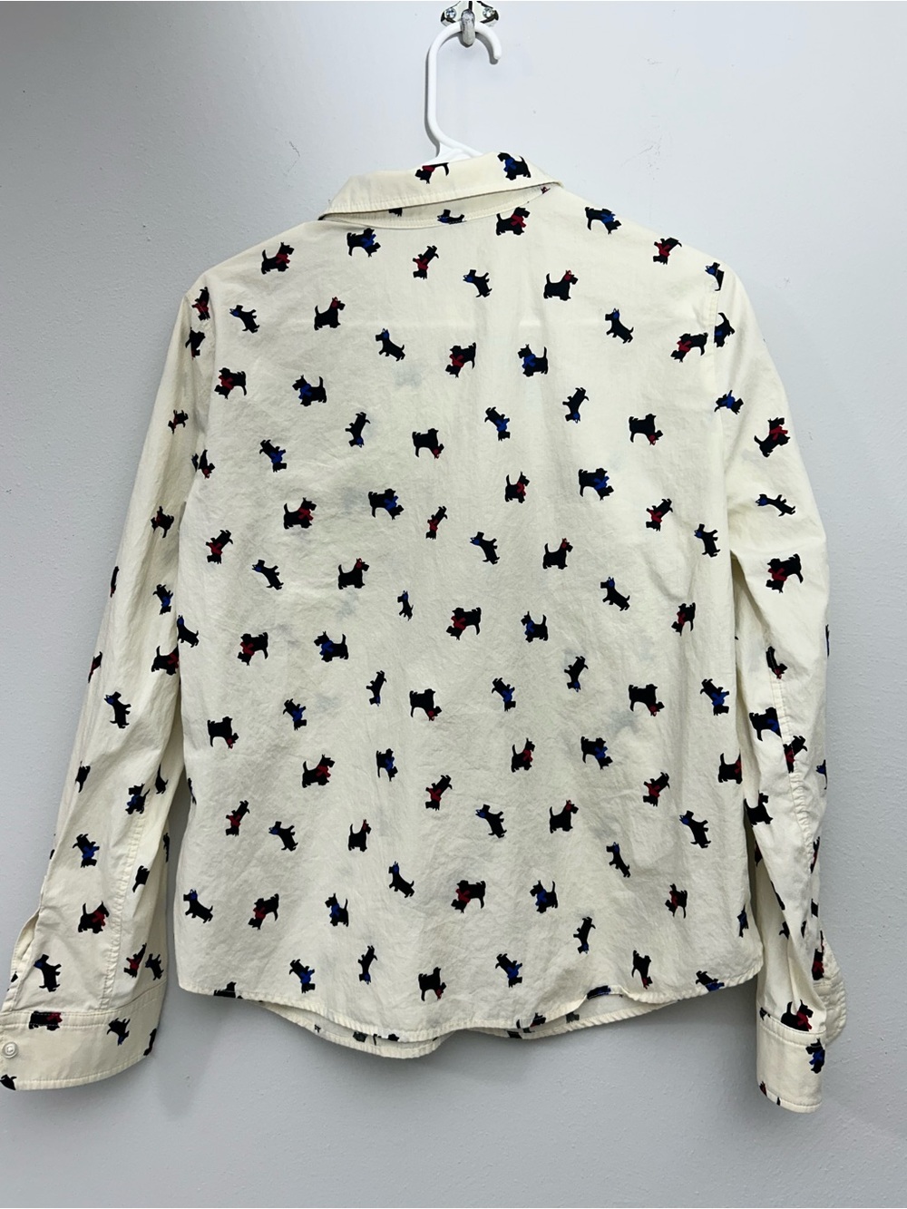 Talbots Woman’s Cream Button-Down Shirt with Red & Blue Scottie Dog Print Size M - Picture 3 of 10